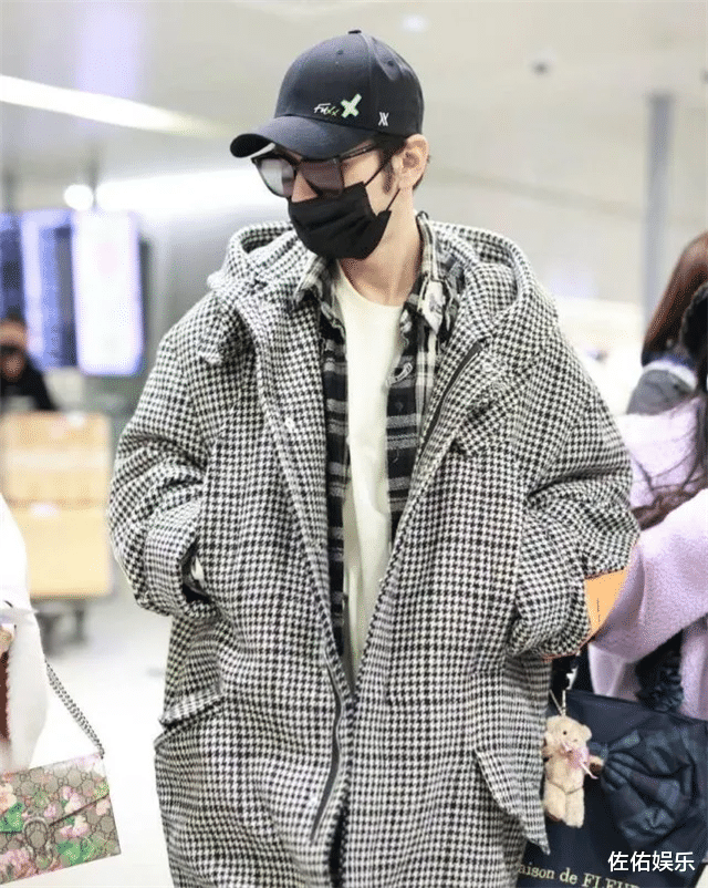 黄晓明|被baby隔空表白后，黄晓明深夜与友人聚餐，同返爱巢破婚变传言