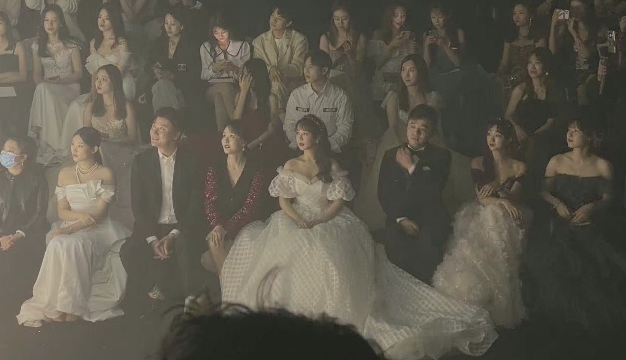 甄济如|长发的杨紫居然这么美？生图和精修根本没区别，以后别剪短发了