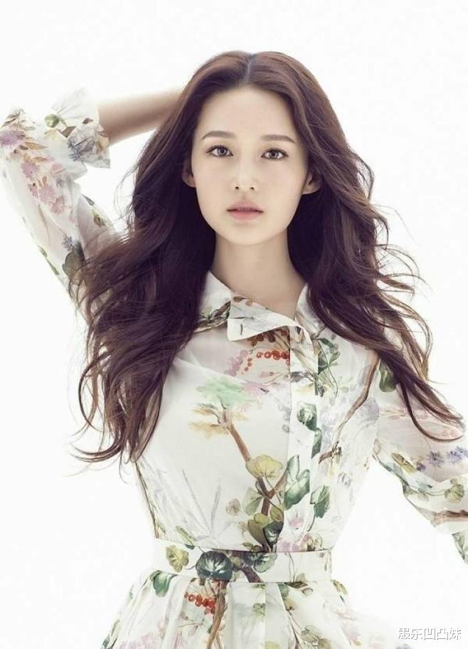 李沁|肖战李沁恋情坐实？两人深夜聚餐被拍，网友：快点原地结婚！