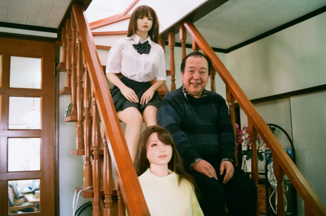 InsDaily|日本男子出轨10年，老婆却帮忙照顾4个“情妇”：对不起是我不好