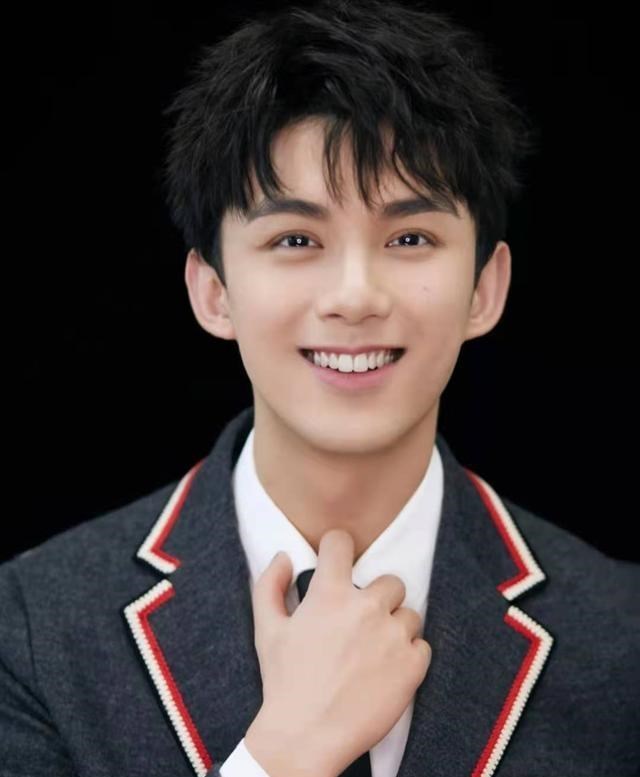 缘来妈咪|童星出道的吴磊自曝长胖十斤，毫无明星架子与骑友攀谈，真实可爱