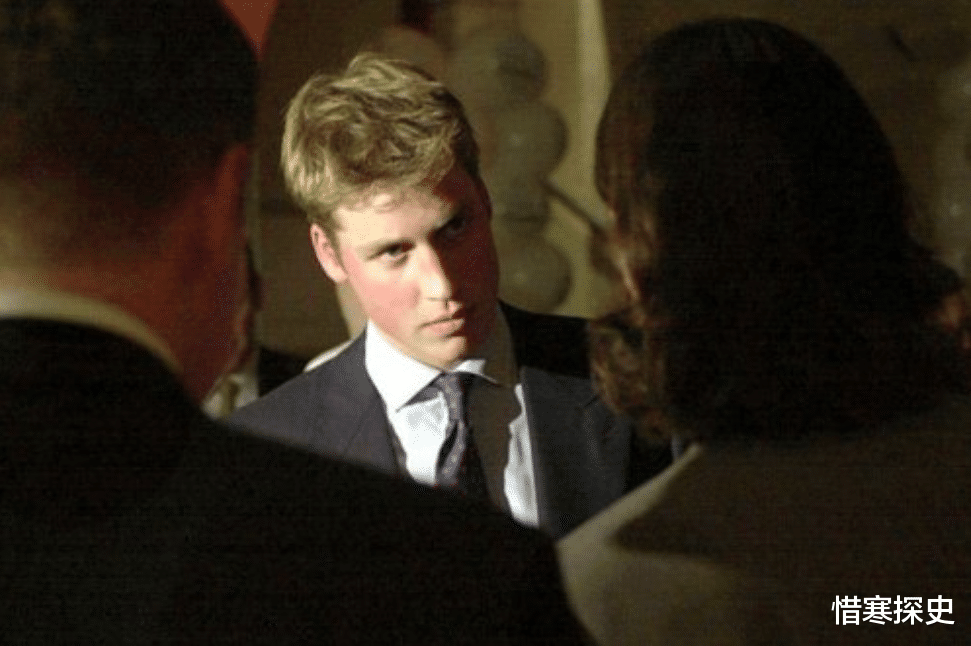 威廉王子|直击戴安娜王妃葬礼现场：16岁的威廉王子眼露仇恨，女王面带微笑