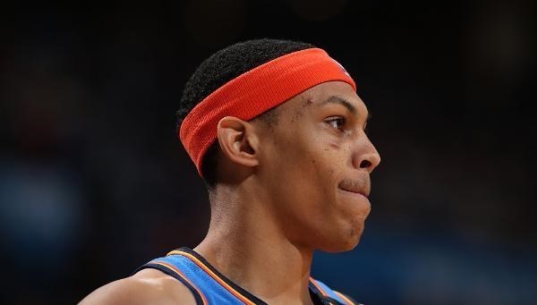 静静聊澸情 雷霆主帅谈威少被驱逐：贝兹利扣篮不是完美方式 我承担所有责任