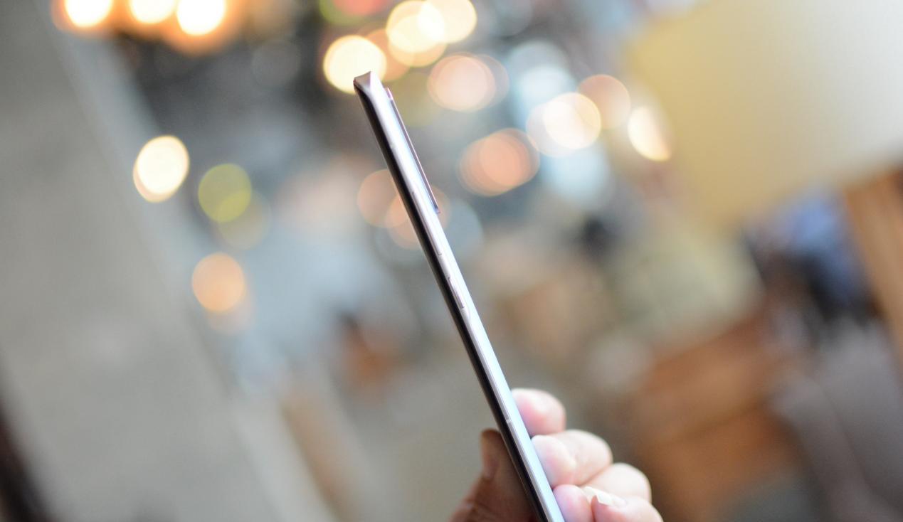 小米科技|一切来得太突然，小米又准备了一新作，外观比iPhone13更漂亮？