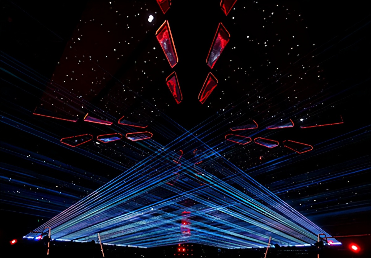 金星|金星惹谁啦？《追光吧》金星镜头被全部剪掉，网友求给个说法