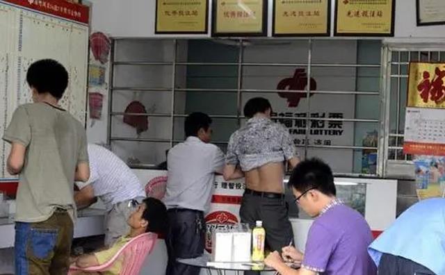 奶球妈咪聊|2元彩票中奖600万,中奖人最后能拿走多少钱?这3笔钱你带不走