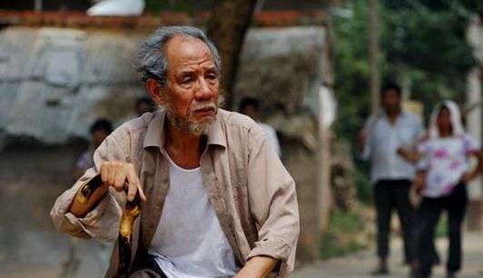 魏宗万|魏宗万：导演跪着求他拍戏，一生不接广告，83岁仍住在出租屋