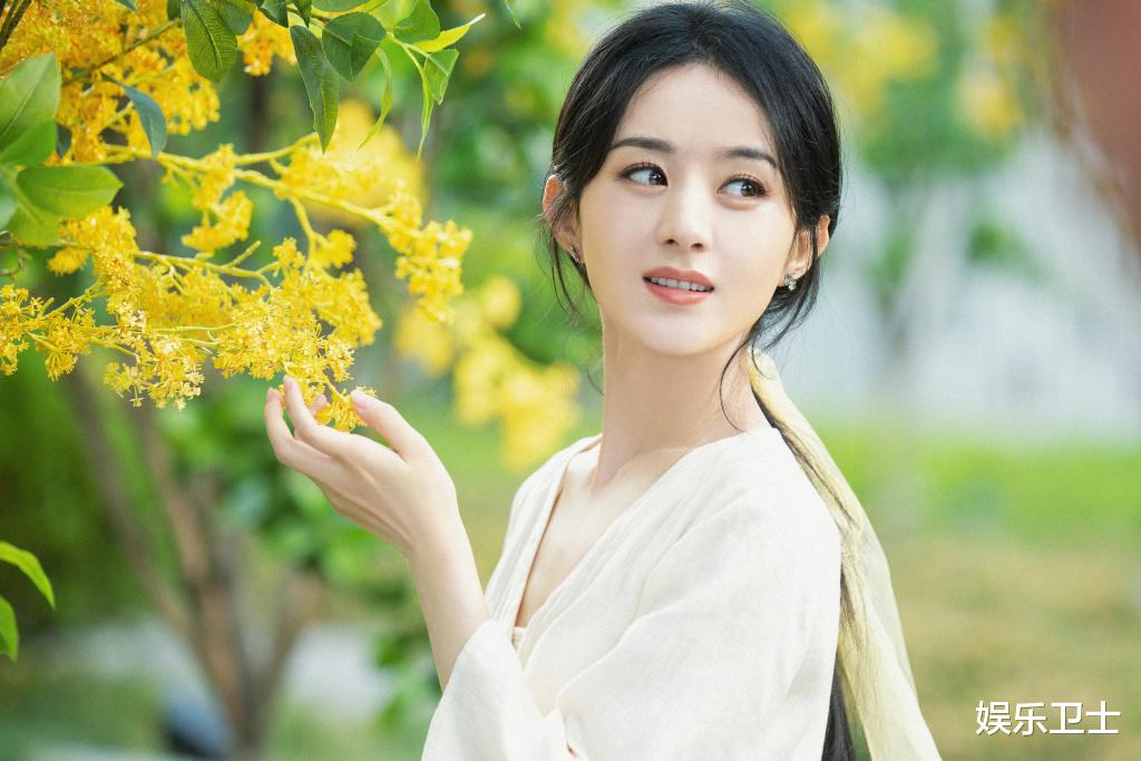 赵丽颖|赵丽颖《野蛮生长》路透，为角色发福明显变胖颖，新剧造型女老板范儿十足