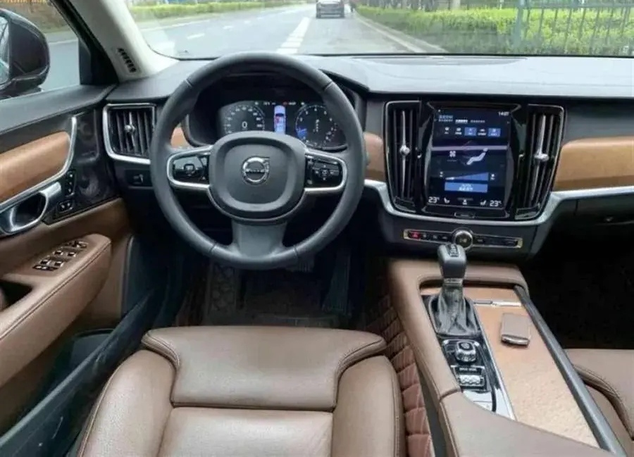 沃尔沃s90|为贪图性价比，居然买了沃尔沃S90！奉劝大家，千万不要为了便宜买这款车