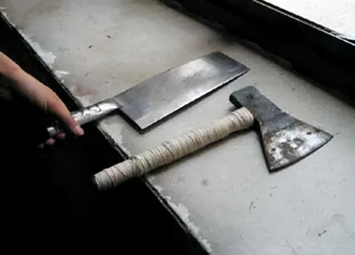  18岁花季少女将父母残忍杀害