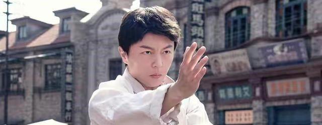 谢苗|谢苗:9岁成名,周润发一句话让他退出影坛,37岁名不见经传