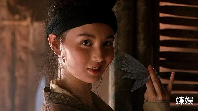 张曼玉|张国荣最想娶的女人，梁朝伟为她疯狂，她却觉得自己的美貌误事