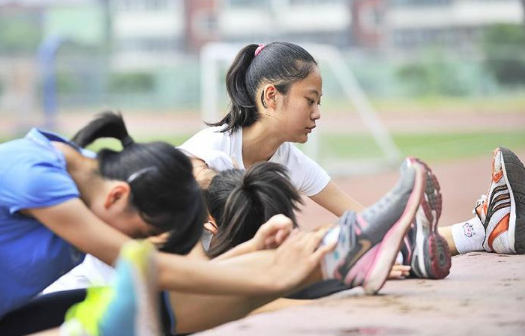 安妈育儿日|上高中后,为啥女生的成绩更容易下滑?班主任:跑不了这3个原因