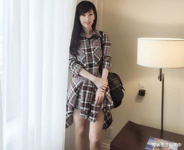郑爽|53岁周慧敏颜值身材如20岁，冻龄秘诀曝光，难怪美成“中学生”