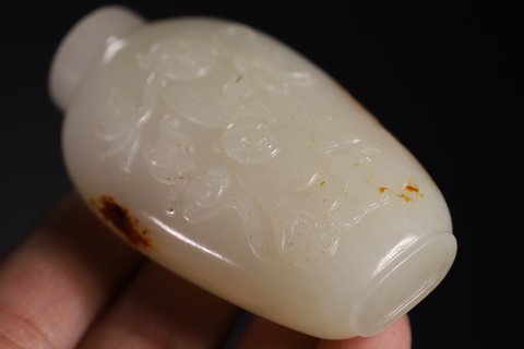 和田玉籽料|回流 和田玉籽料鼻烟壶、玉质细腻紧密