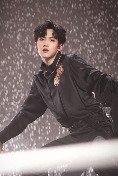 郭麒麟|胖子都长得难看?6位男星逆袭帅到不敢认,第6位还是超级顶流