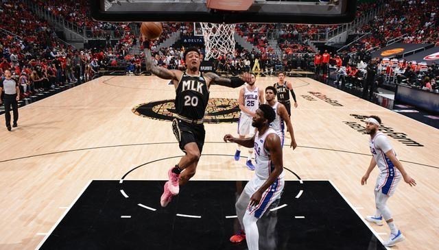 清浅微笑的我|4队哄抢，2米08大前锋成香饽饽！老鹰背部受敌，顶薪不给也得给了