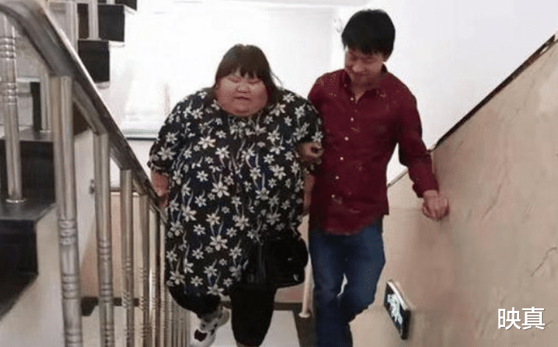 |“校花”陈皖枝：身高1米55却被丈夫喂到300斤，曾睡塌2张床