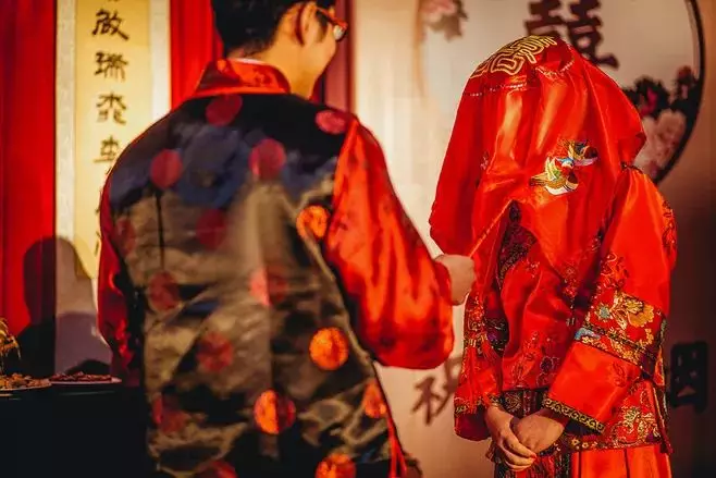 玄风命理 男女婚配中,四种不利婚姻的八字命局!