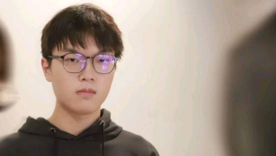 RNG|水友热评RNG输给TES：小虎问题很大，但最大的问题还是没中野联动