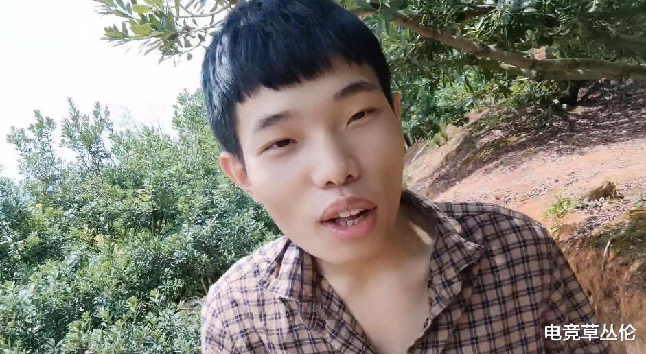 |鲨鱼户外直播钓鱼，3个小时就钓了一条，鲨鱼：这烧汤好喝哦