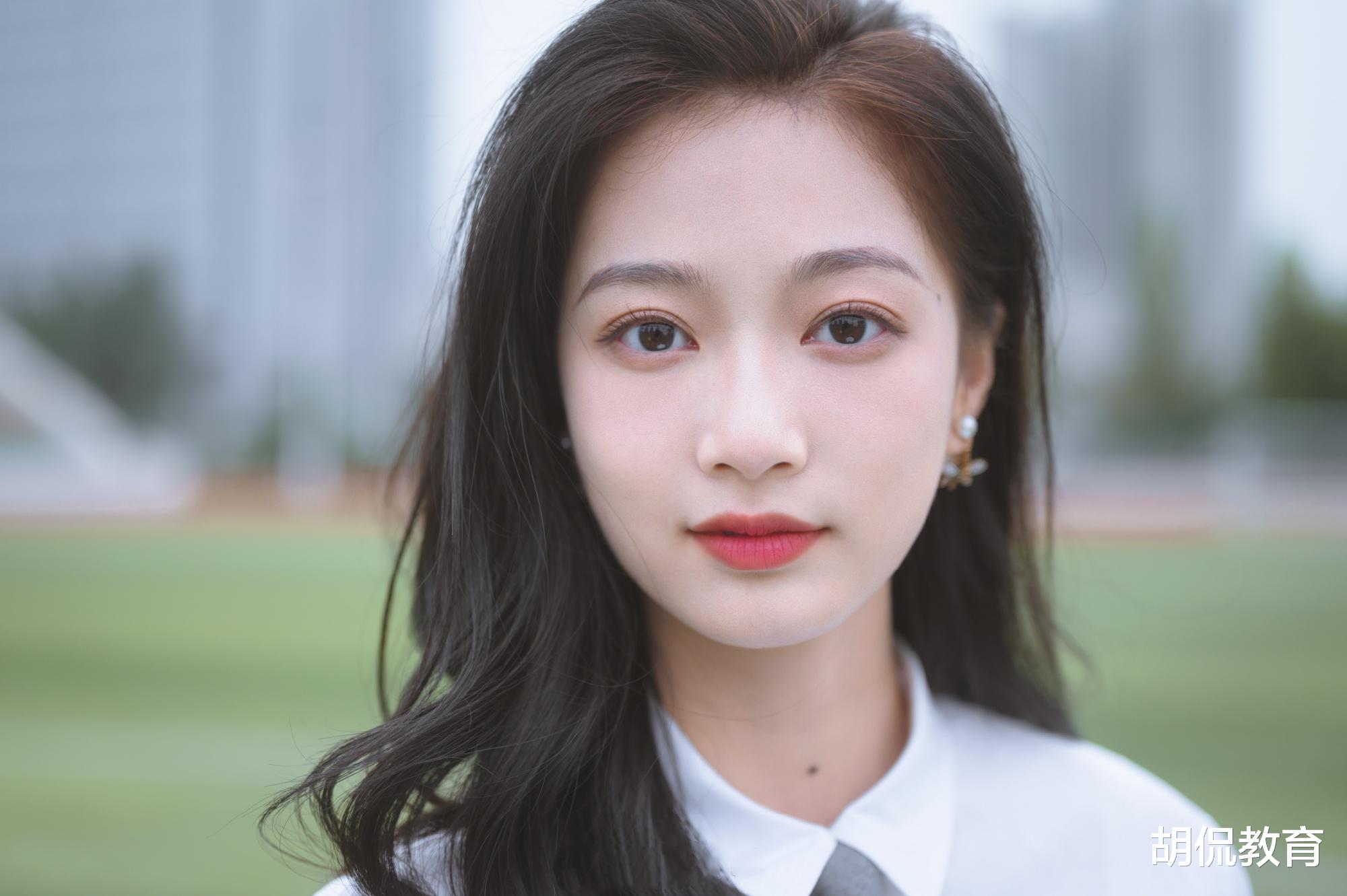 保研|冯琳:天安门前领诵一举成名,如今保研复旦,C位领舞,佩服!