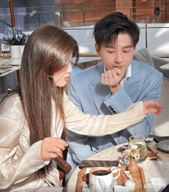 洪成成|洪成成生日“5姐妹”重聚，小孔晒照引粉丝不满，连夜取消点赞