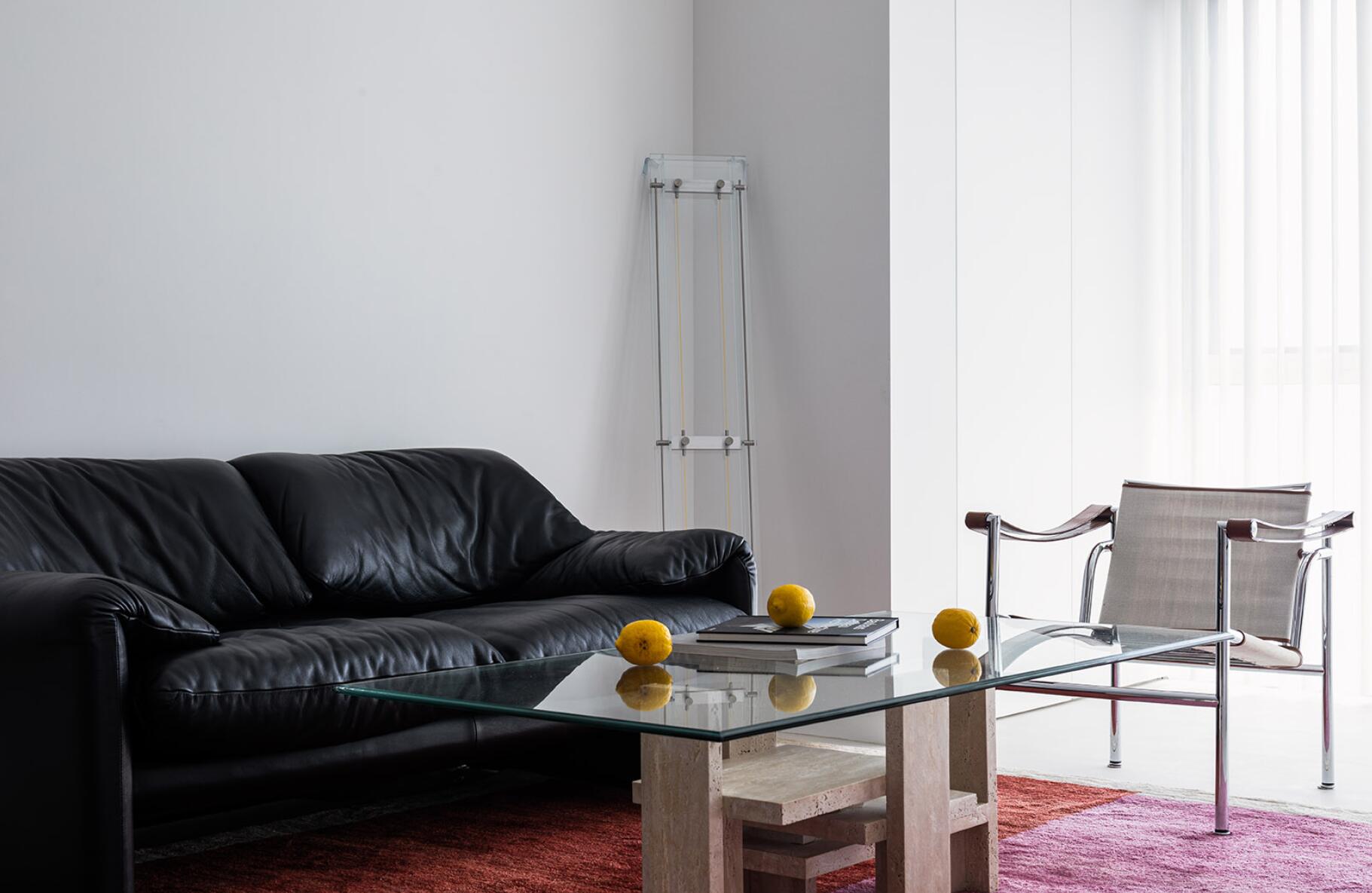 |越简单的装修，往往越高级，她85㎡新家，一进门就很显品味