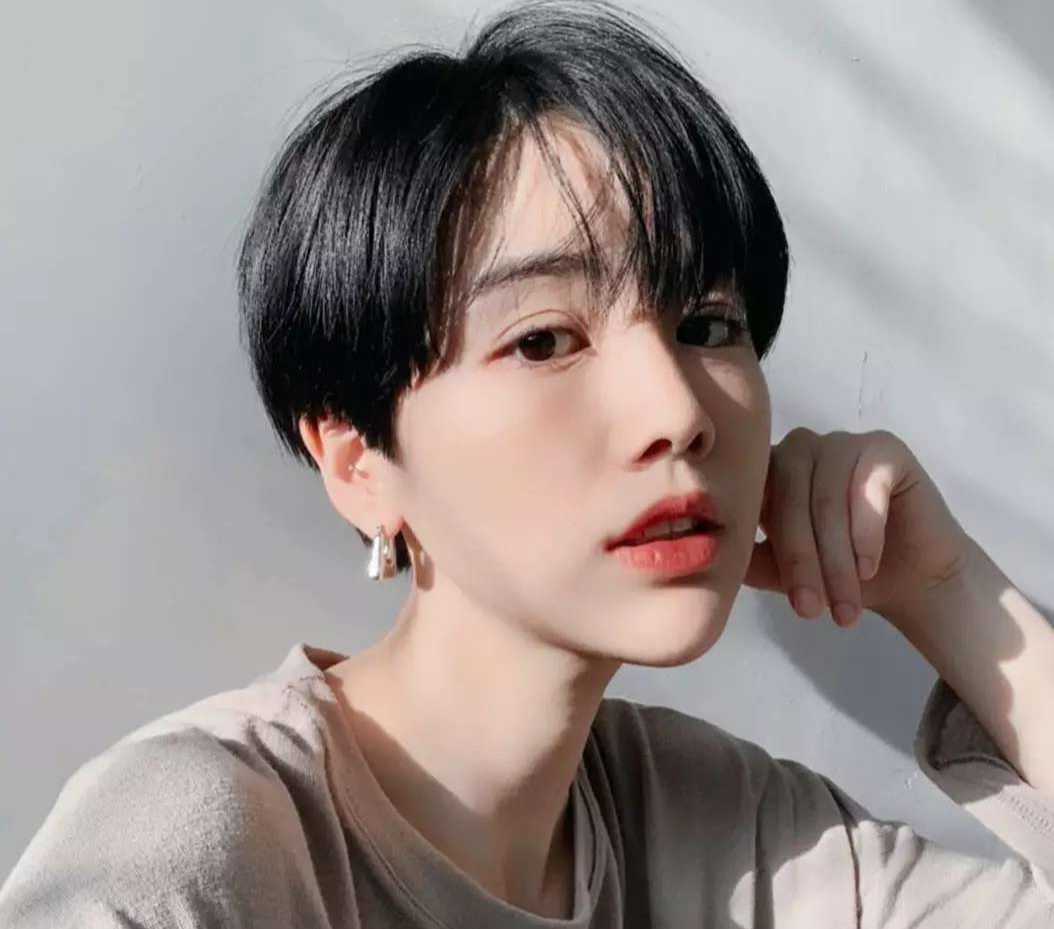 发型|长脸最适合的9款短发，简约时尚好打理，精致优雅又有女人味