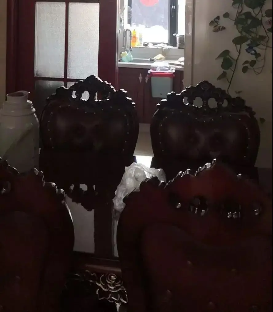 买深色家具才显“家大业大”？我仿佛住在地下室！