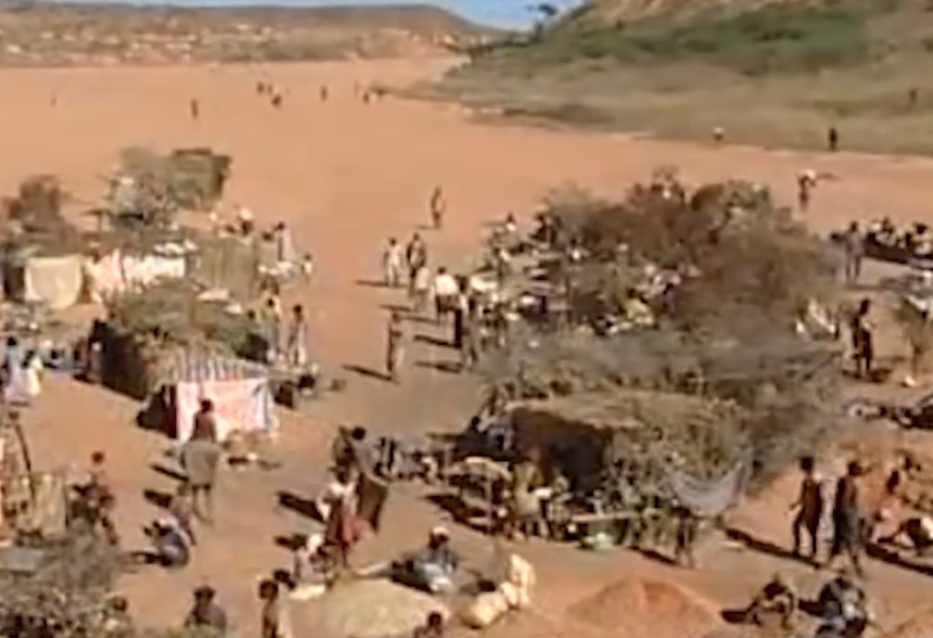 奇趣大天|非洲钻石为什么叫“血钻”?暴利行业!太多人为了生活拿命换钱屡禁不止!