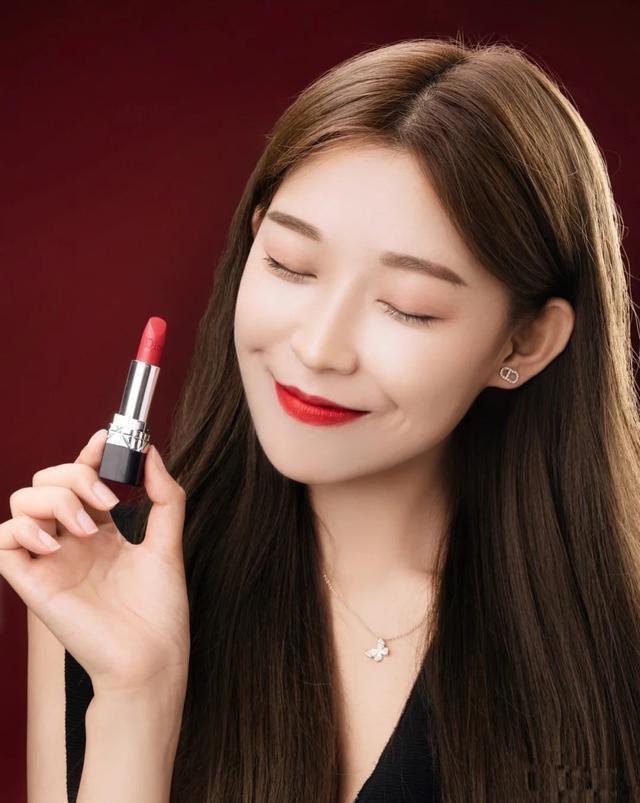 迪奥|迪奥999哑光和丝绒的区别是什么？看清这几点，可以帮你做选择