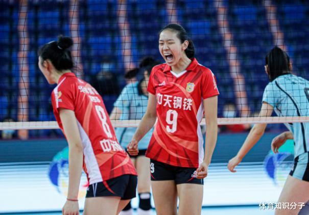 德蒂|合砍40分风头正盛!女排青春三叉戟大爆发,1米8小钢炮盖过新朱婷