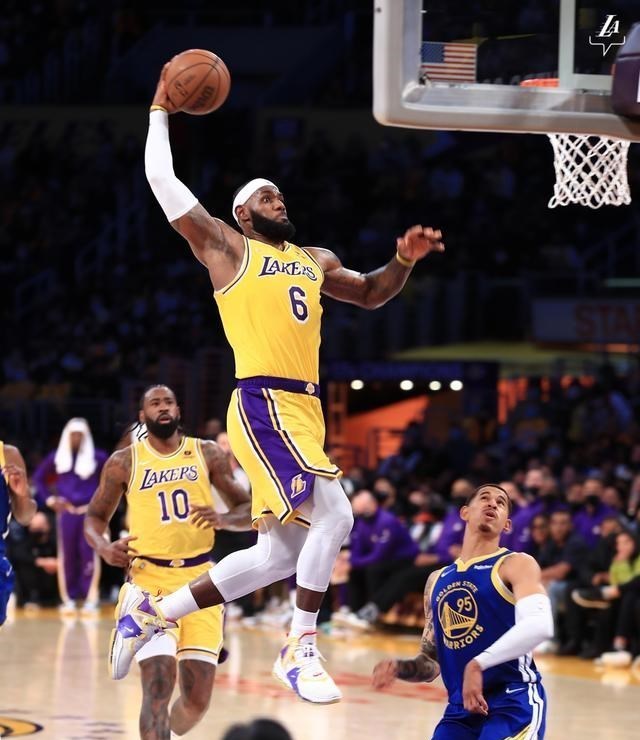 嘟小薯 爆冷！5虎将80+31，勇士逆转湖人！库里3双，詹眉67+22，威少8分