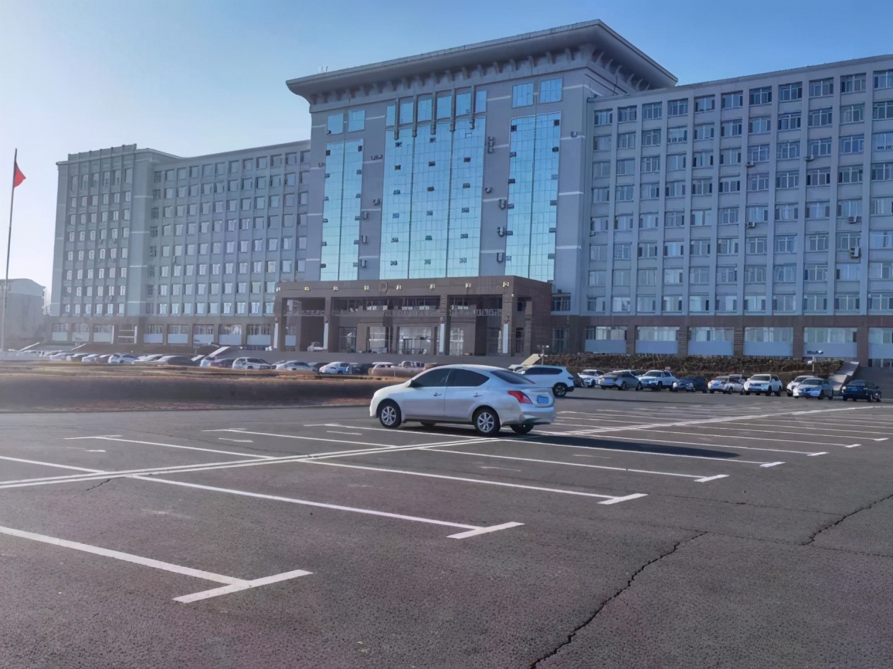 南粤海风 生态优先 绿色发展之典范——乌兰察布