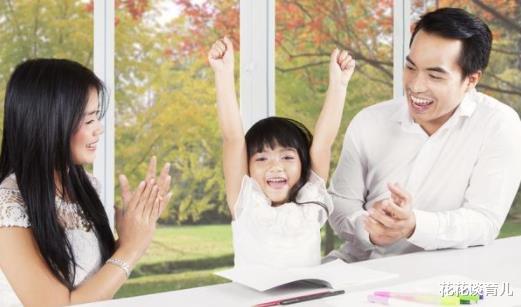 花花谈育儿|不要紧逼小孩子们独立,“拔苗助长”不可行,即便成功也是假的,慎重