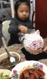 鑫宝聊育儿|“女友在酒店给我拍回来照片，但就感觉不对劲！”我是不是危险了哈哈哈