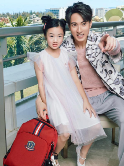 邱淑贞|吴尊刘畊宏带娃合体，小泡芙散发萌翻天，NeiNei暴风长高