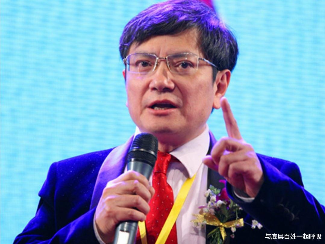 与底层百姓一起呼吸 我高中所经历的两任校长，不仅多才多艺，写一手好字，而且会武功