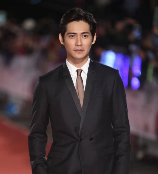 周渝民|周渝民转型成功，他用实际行动证明，谁说流量当不了实力演员！