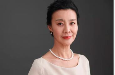 51岁阿姨不听老伴劝阻,执意参加同学聚会,结果发生意想不到事情
