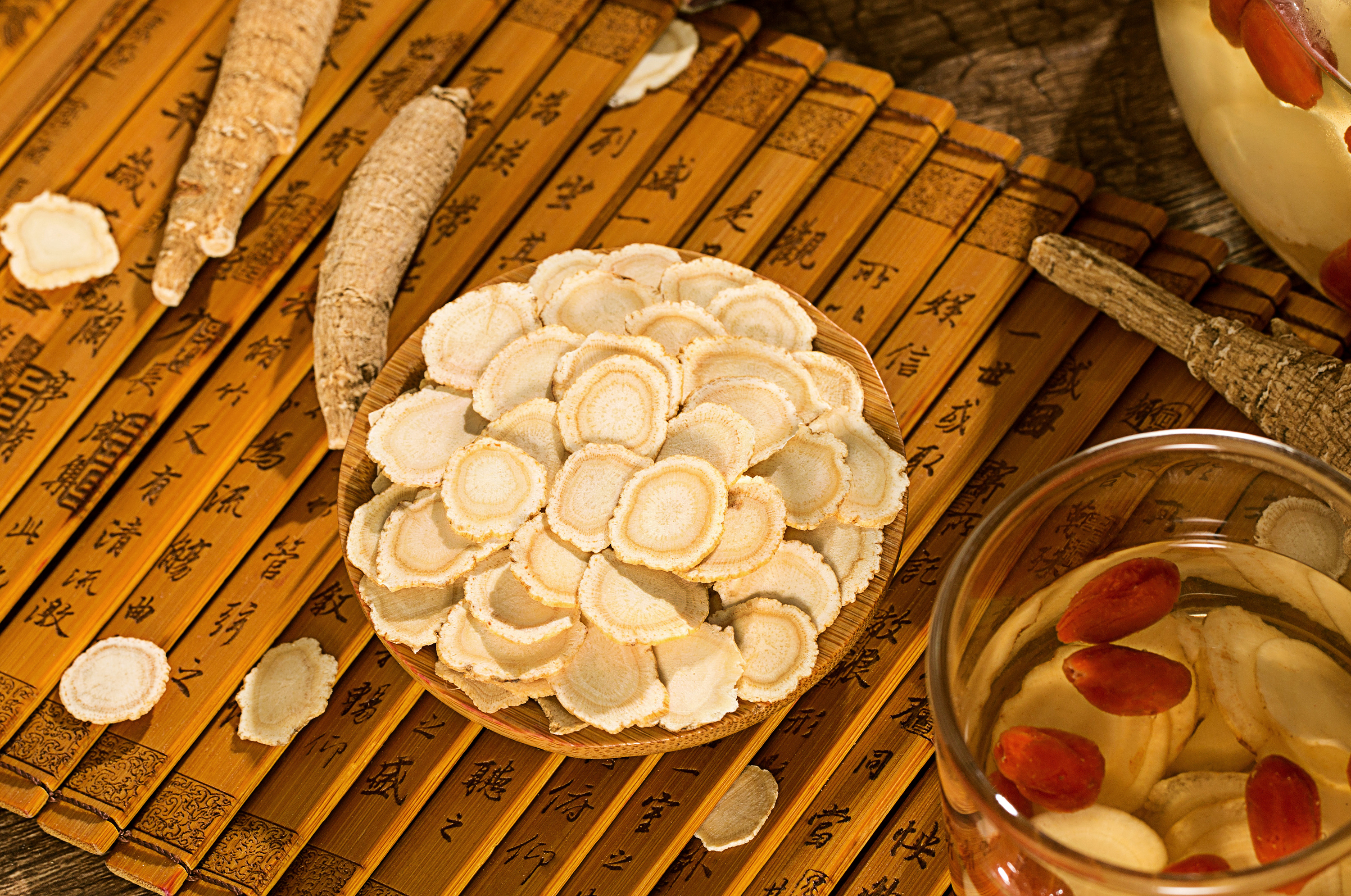 养生|中医补气有三宝:黄芪、人参、西洋参!教你怎么用