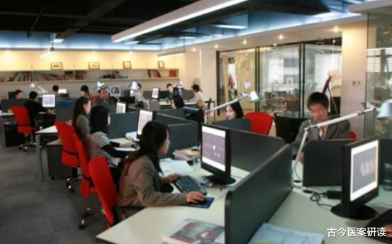 香蕉|33岁男博士“内卷”4年，确诊胃癌3月逝世，医生：“内卷”害人不浅