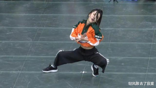 姐姐|By2：一个被怼一个在挥洒汗水，姐姐快“逃”吧