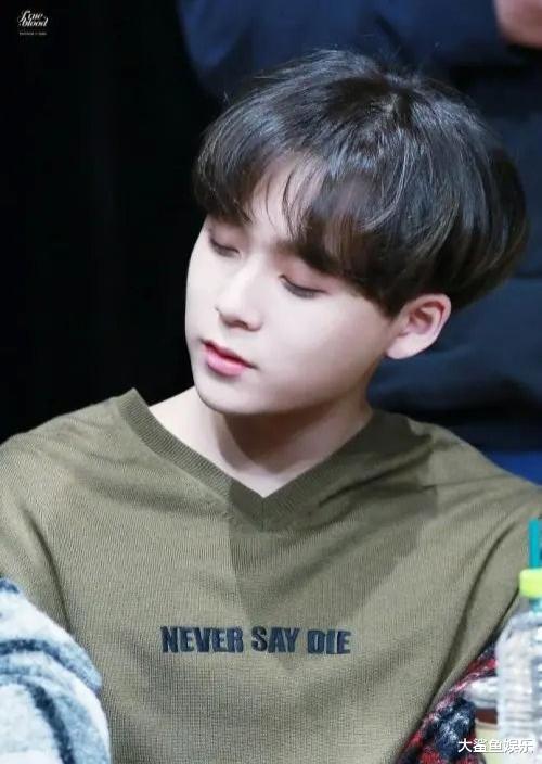 金晓钟|韩国男艺人金晓钟经历了什么，从柔顺的乖乖男走上了亚文化的道路