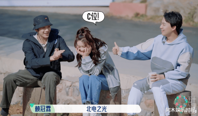 孟子义|孟子义最败好感的不是抢周杰话筒，也不是情商低，而是处处透着对周也的排挤