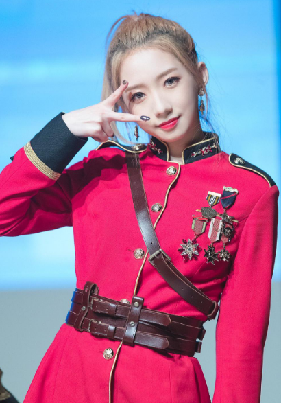 陈卓璇|?黄景瑜迪丽热巴到底在一起没？吴谨言《延禧攻略》后好像不火了