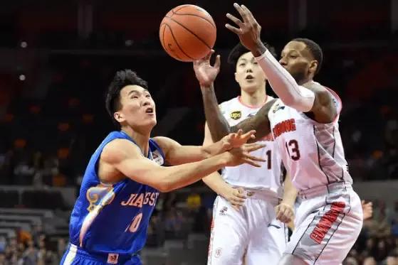 朱婷|威姆斯找到新工作，出任業(yè)余球隊(duì)總經(jīng)理，這是要回來(lái)接班朱芳雨？