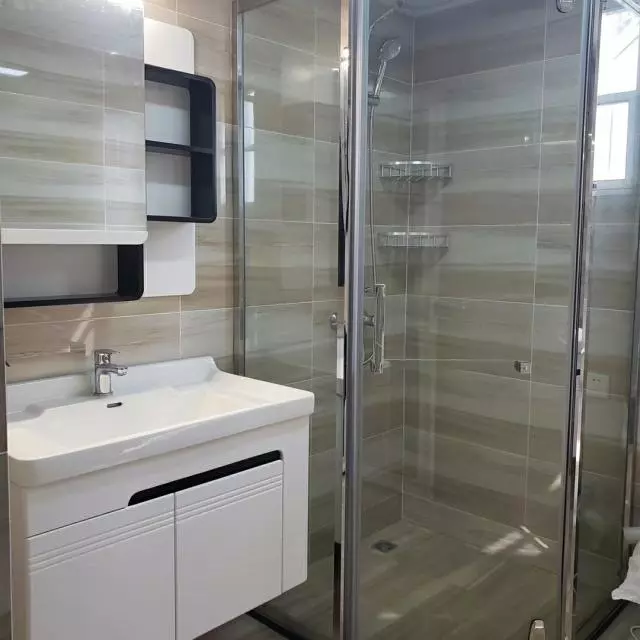 老公坚持请装修装修公司装修，餐厅设卡座，电视墙贴壁纸，晒晒！