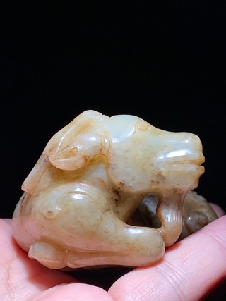 和田玉籽料|清中期 和田玉籽料 白玉 持福袋 童子 把件 挂件